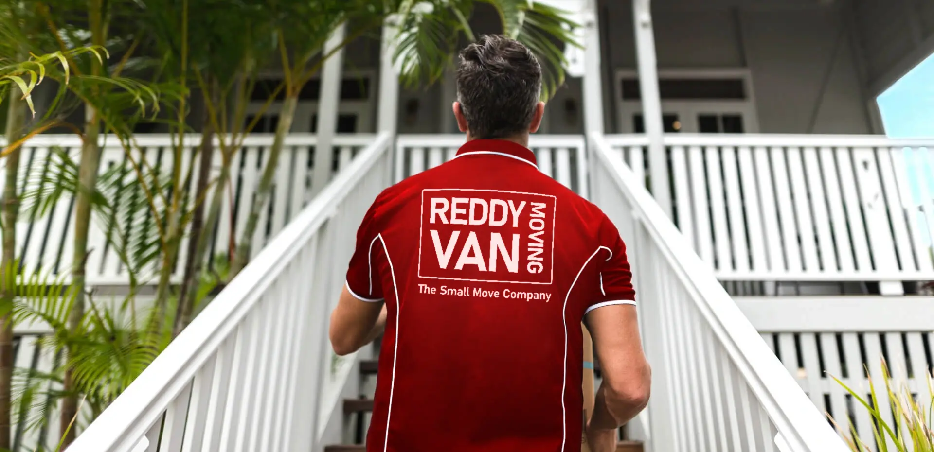 A member of the Reddy Van Moving Tampa movers team.